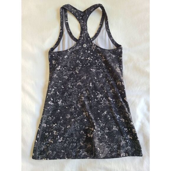 Lululemon Tank Top Womens 4 Gray Sleeveless Scoop Neck Racerback Strap Pullover - Picture 5 of 6